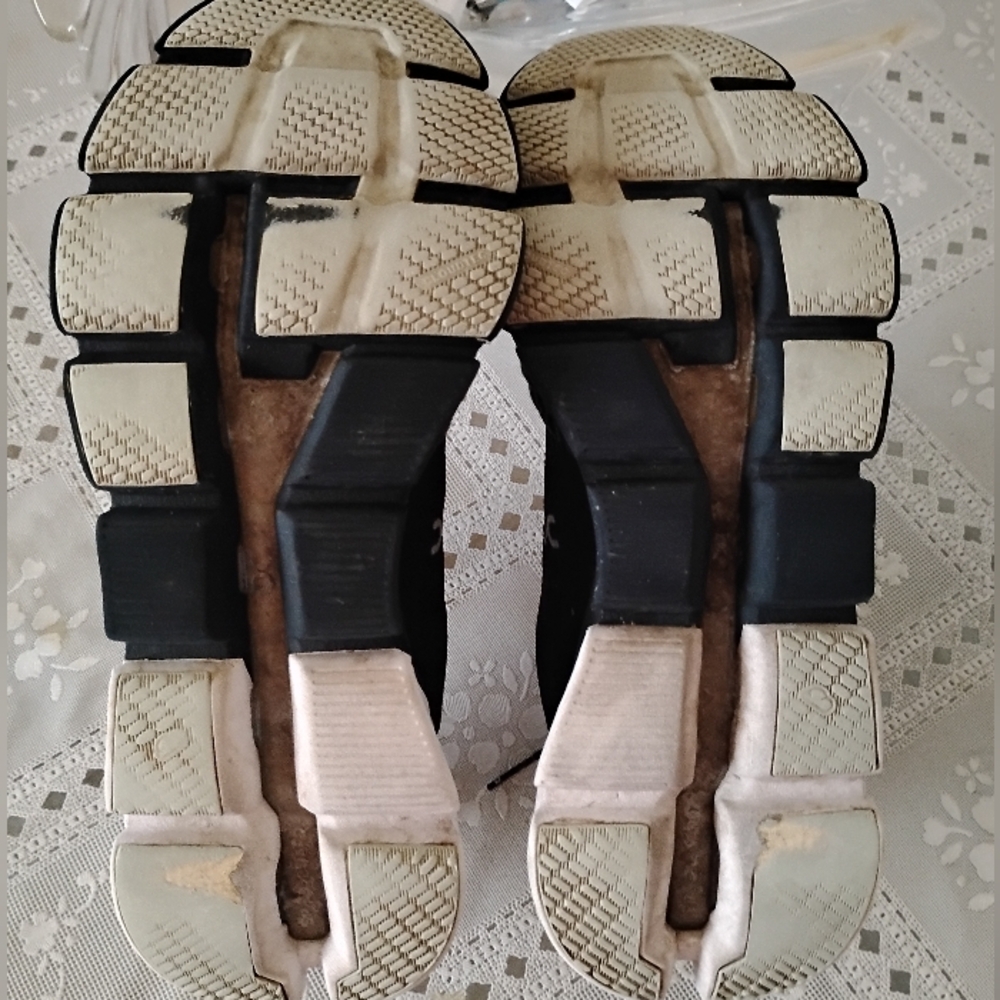 On Running Black and Gray Athletic Shoes - Picture 12 of 16